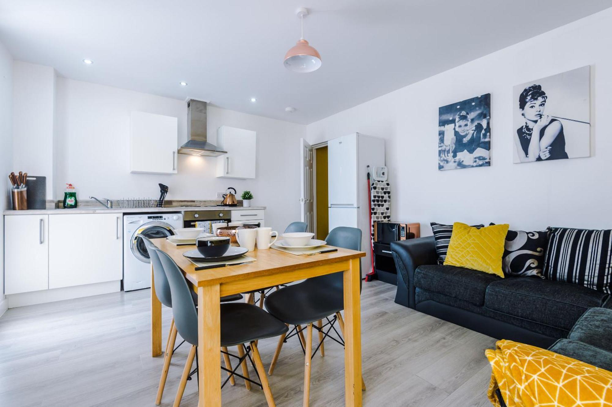Opp - Perfect For Contractors And Travellers, Big Savings Booking 4 Nights Or More! Apartment Liverpool