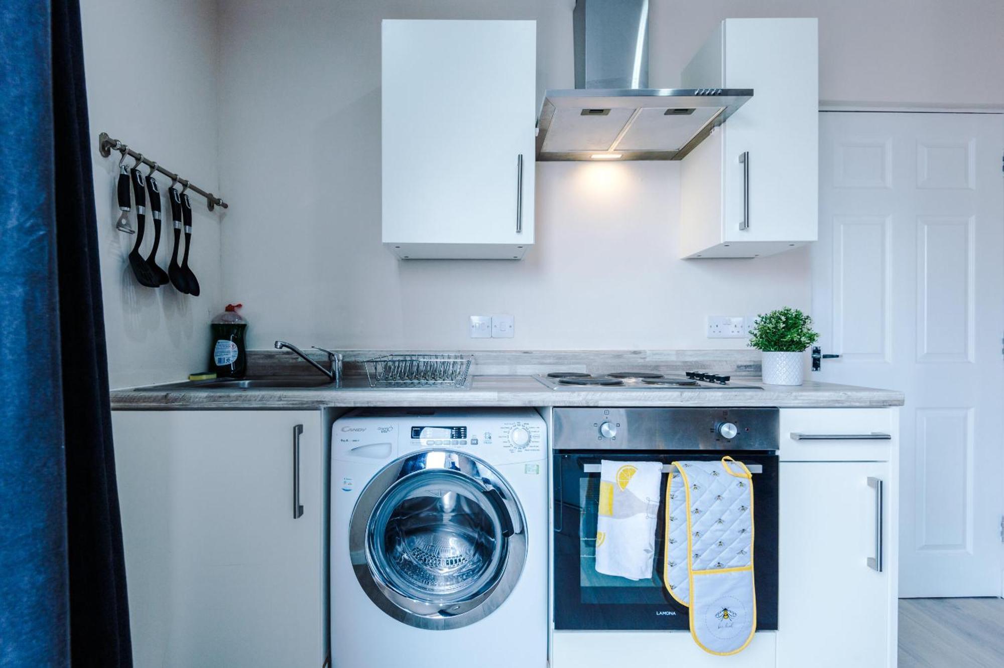 Apartment Opp - Perfect For Contractors And Travellers, Big Savings Booking 4 Nights Or More! *